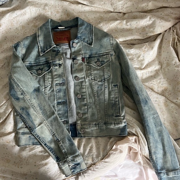 Levi's jean jacket - Picture 2 of 4